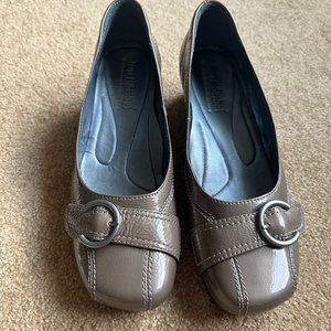 Josef Seibel ladies wedge style Mary in European (40)/US (9-9.5) in taupe